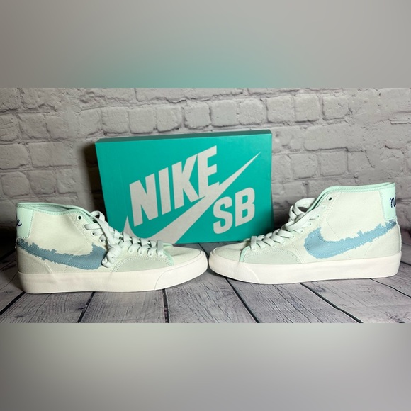 NIB! NIKE SB Blazer Court Mid Premium Barely Green/Boarder Blue. W 7.5 M 6 - Picture 7 of 16